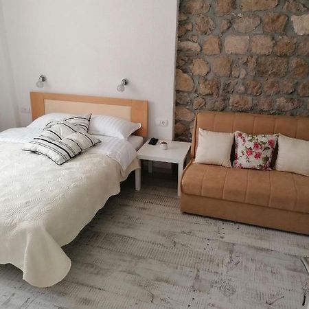 Vila Mira Trebin Dış mekan fotoğraf