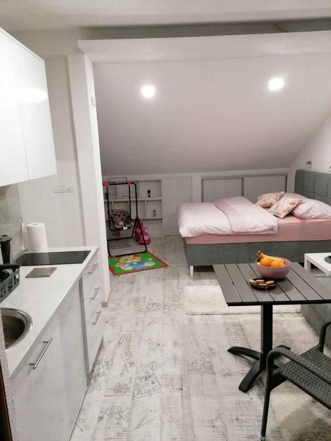 Vila Mira Trebin Dış mekan fotoğraf