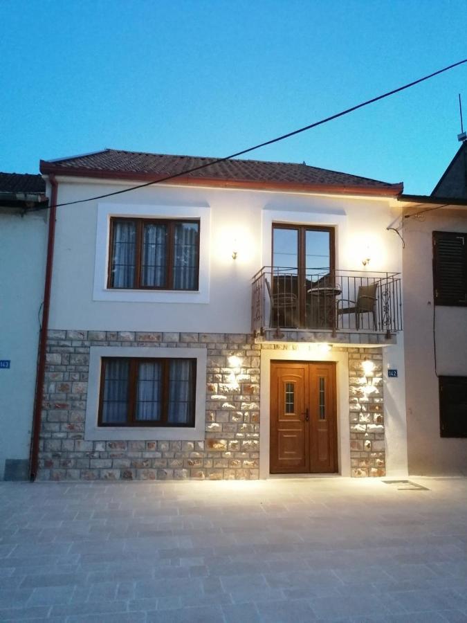 Vila Mira Trebin Dış mekan fotoğraf