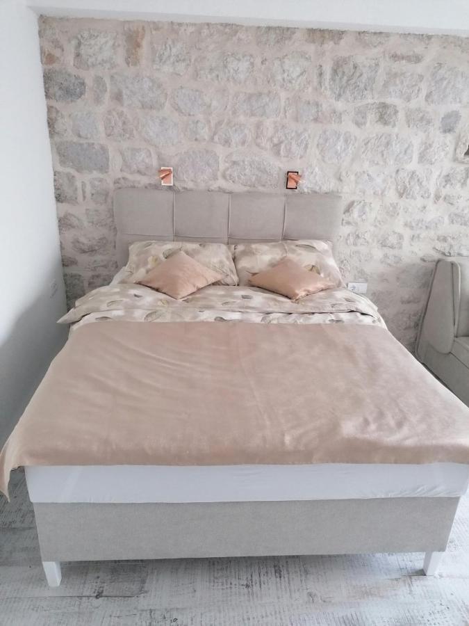 Vila Mira Trebin Dış mekan fotoğraf